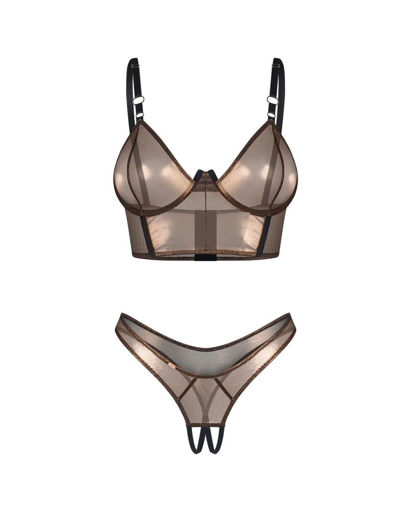 Haut scintillant et string ouvert