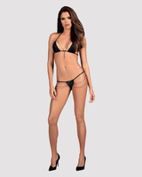 Ensemble audacieux avec chaîne